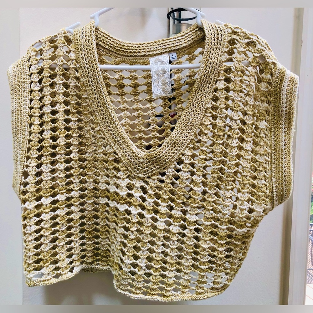 Sadie & Sage Tan Crochet Top